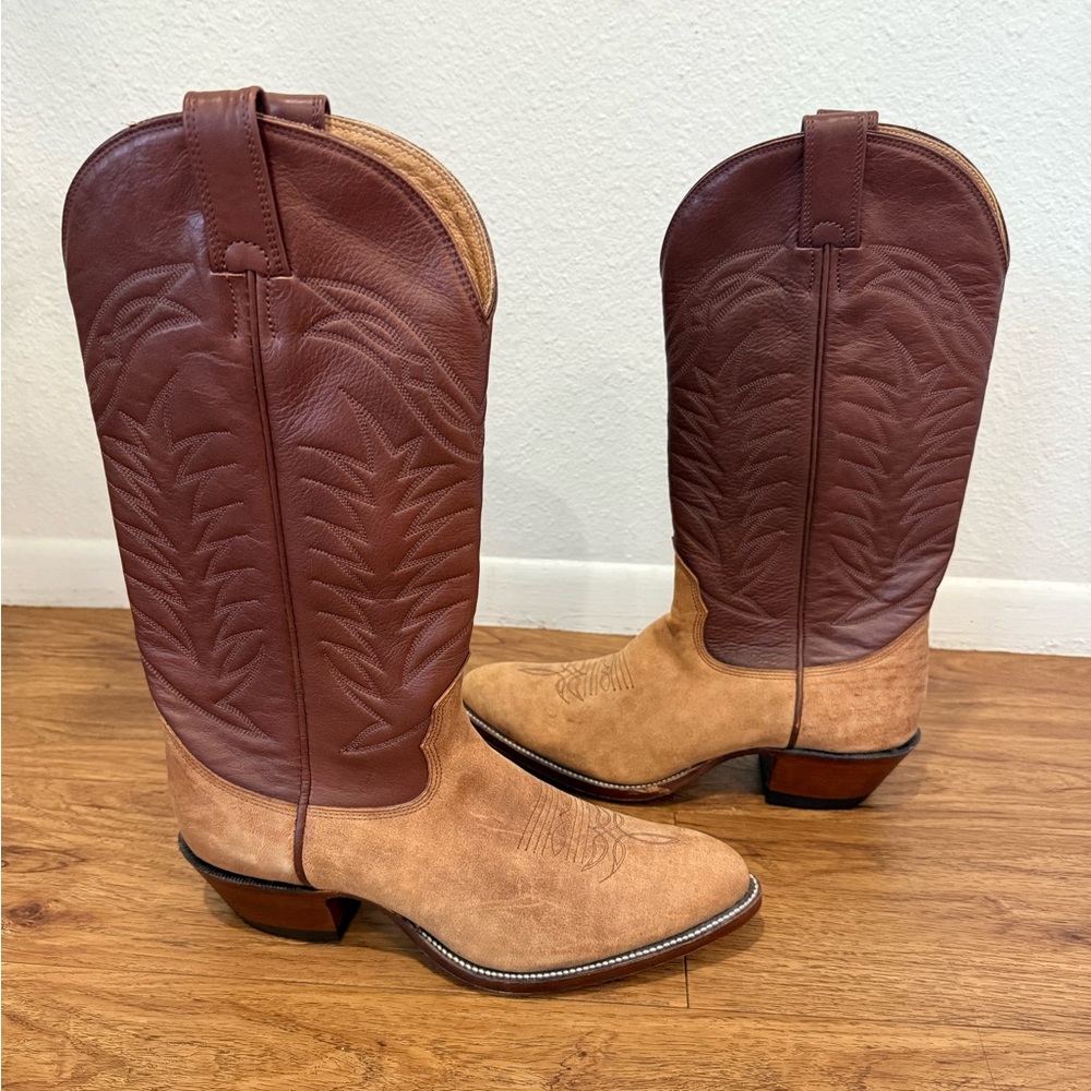 Classic Two-Tone Western Heeled Boots in Brown/Tan